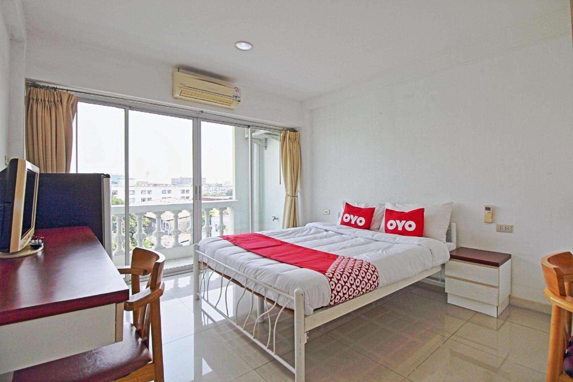 Super Oyo 498 Ladawan Villa Bangkok Exterior foto